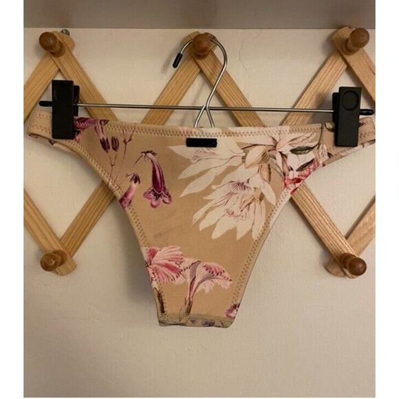Triangl Swimwear Women's XS Bottom Peach Floral Cheeky Neoprene - Picture 4 of 5